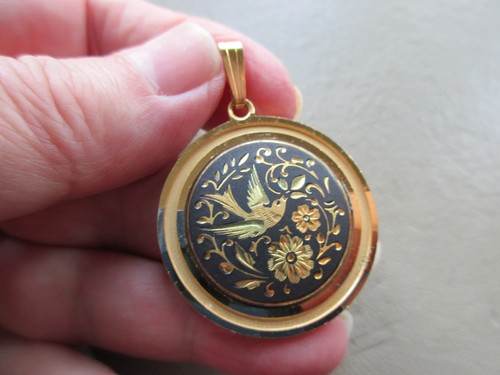 Vintage gold tone large retro - gold,