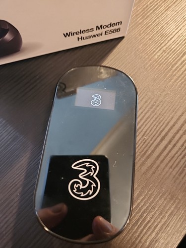Huawei e586 mobile - "mi-fi",