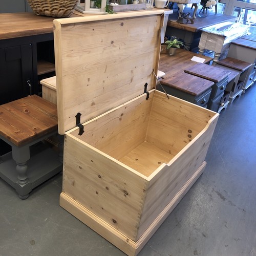 Vintage solid stripped pine - stripped,