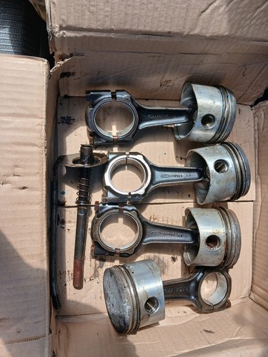 Pistons and con rods - ford, 1300
