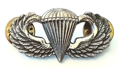Vintage parachute pin airborne - vintage,