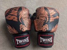 Twins special Boxing/ Muay Thai/ Kickboxing gloves 14 oz, Bronze Dragon design