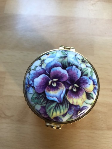Beautiful fenton fine bone - fine,