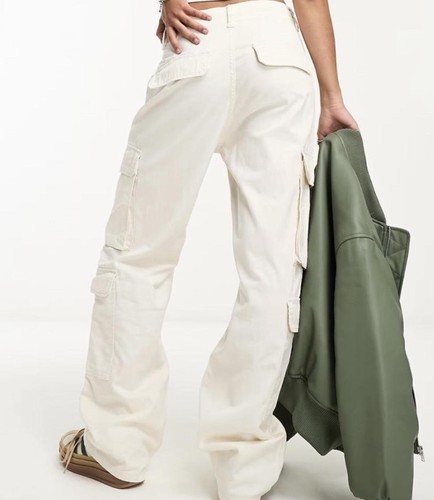 Bershka cream cargo pants size - cream,
