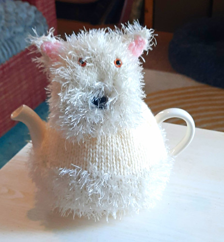 Yarn knitted tea cosy white - knitted,