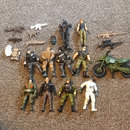 Military action figures bundle - action,