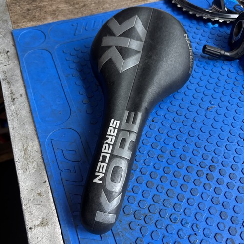 Saracen kore beam seat - kore,