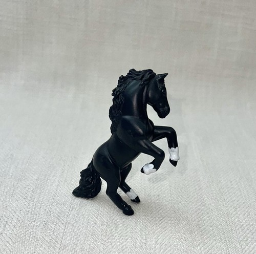 Papo small black rearing - black,