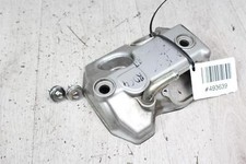 Cylinder head lids at the back