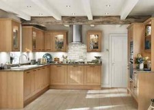 Howdens  Discontinued  Fairford Light Oak Kitchen Range