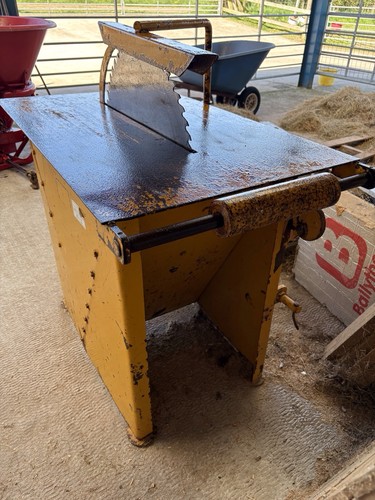 Saw bench pto tractor mounted - bench,,