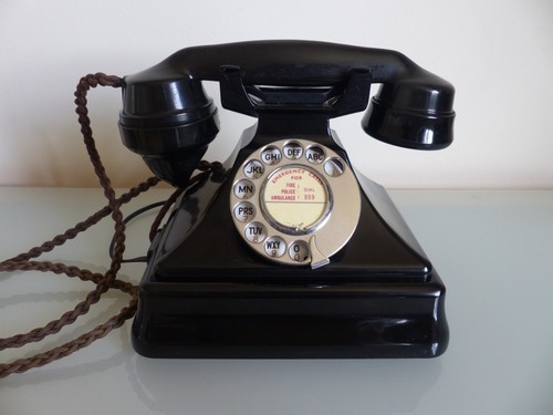 Vintage 162 pyramid - pyramid, telephone