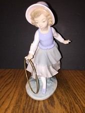 Nao Lladro Girl with Hoop Figurine 1980 Handmade in Spain 0297