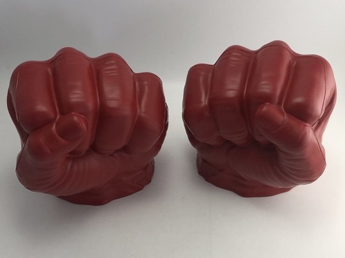 Red hulk fists hasbro - hasbro, 2023