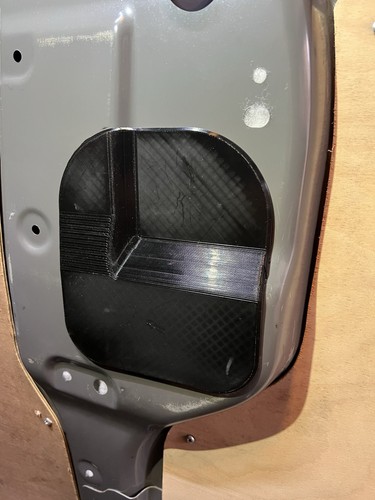 Renault trafic load - trafic, hole