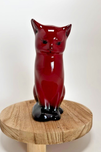 Flambe sitting cat - sitting,