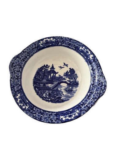 Antique blue willow bowl - antique, —