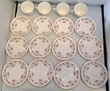 Set of 4 Vintage Tea Cups and