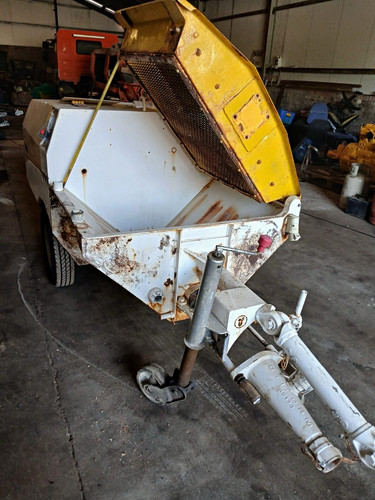 Liquid screed pump - screed,