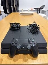 PlayStation 4 (ps4) with