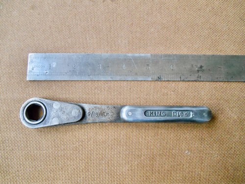 Unusal vintage ratchet - ,