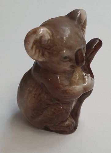 Beswick koala bear climbing - bear, a