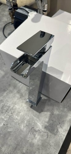 Display basin tall mixer - display,