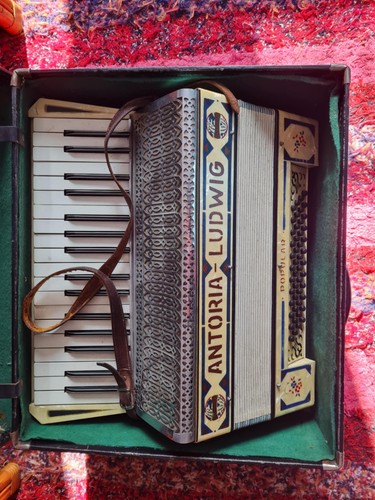 Antique ludwig antoria popular - antique,