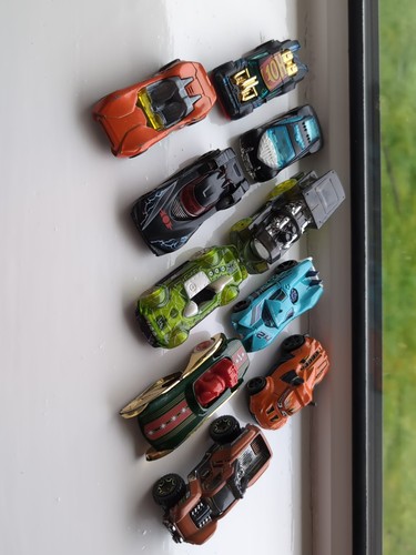 Hotwheels car bundle x10 cars - hotwheels,