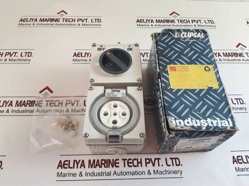 Clipsal 56c532 switched socket - switched,