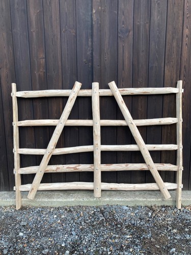 Chestnut gate hurdle - hurdle,