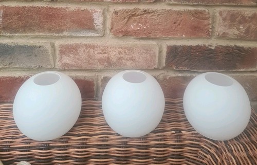 Vintage white glass - 3,