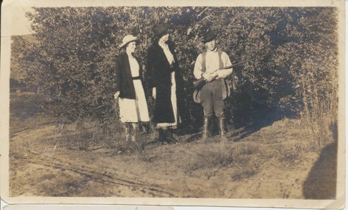 Man with shotgun 1920s - shotgun,