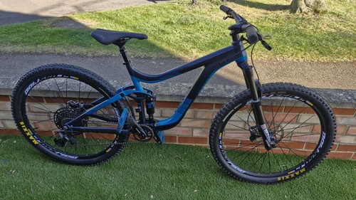 Giant reign mountain bike - 2,