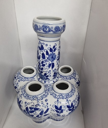 Chinese blue and - white, tulip