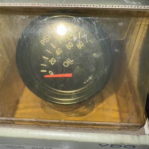 Vdo oil pressure gauge - oil, 80psi