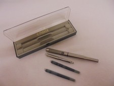 Vintage Parker 25 Fountain Pen