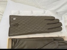 UGG  Australia womans Gloves