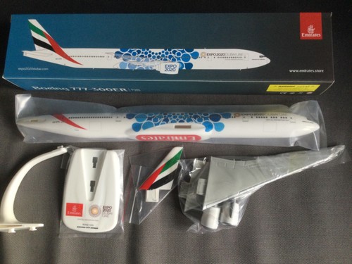 Emirates boeing 777 300er - emirates,