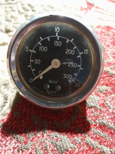 Smiths oil pressure gauge - 2",