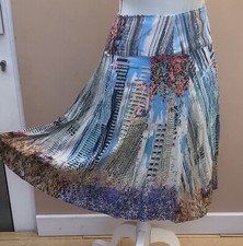 Aventures Des Toiles Skirt Size 44 Waist 36” 100% Cotton CityScape Floral Lined