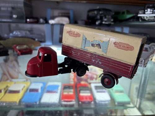 Crescent scammell tractor - ,