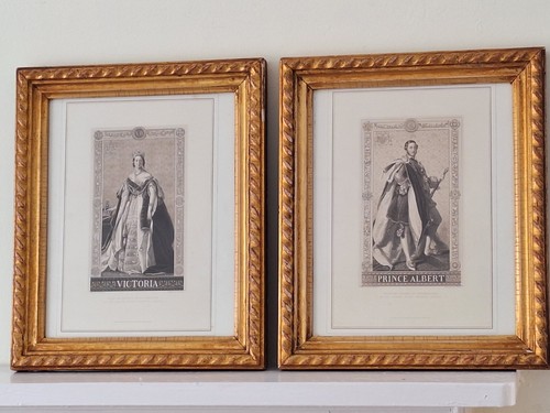 Pair portraits queen - of,