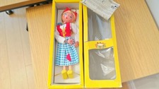 BH408: Pelham Puppets Dutch