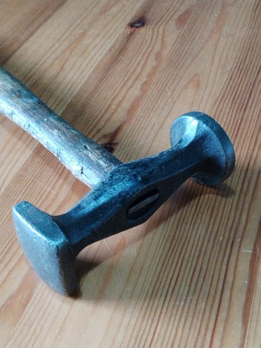 Vintage panel beating - 🇬🇧,