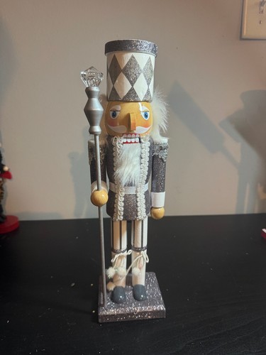 Silver harlequin nutcracker - silver,