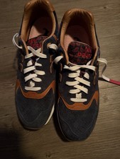 Size 10 - New Balance Sneaker