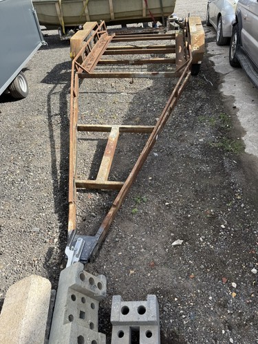 Twin axle boat car - ,