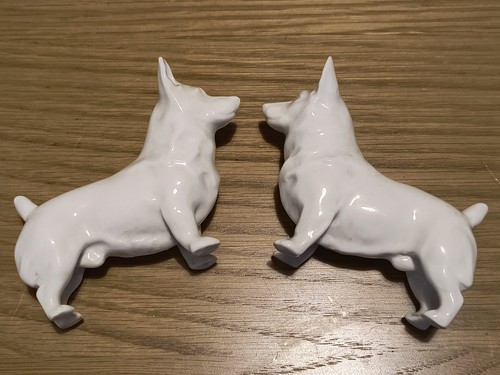 Pair corgi dog figurines - dog,