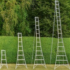 Hendon Standard Tripod Ladders  One Leg Adjustable up to 6''(15cm.) - Sizes 4 to